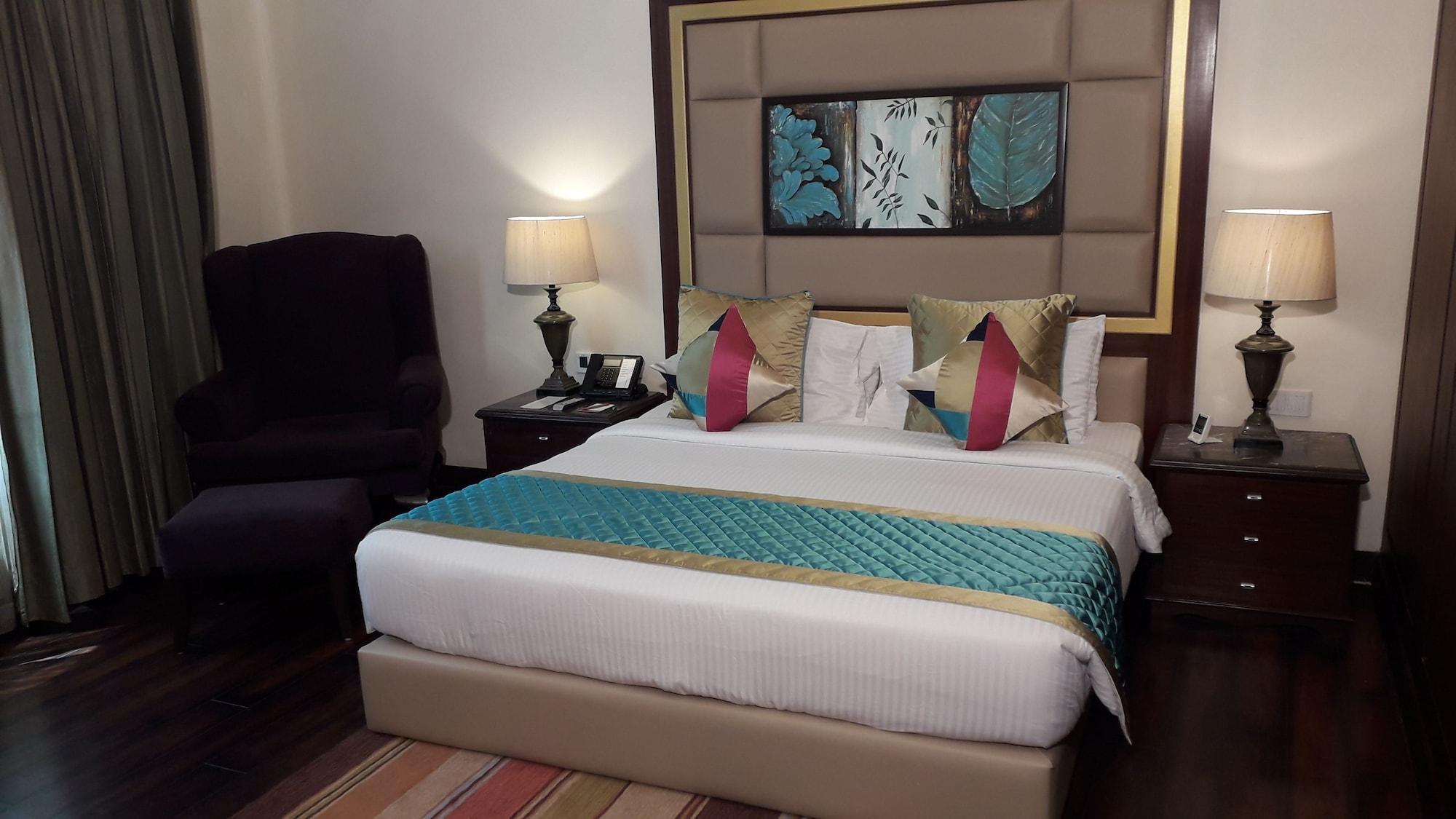 Ramada By Wyndham Jalandhar City Center Exterior photo