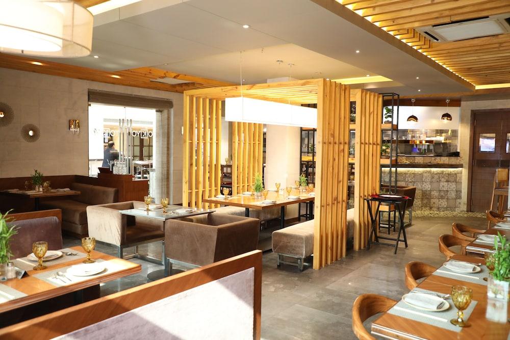 Ramada By Wyndham Jalandhar City Center Exterior photo