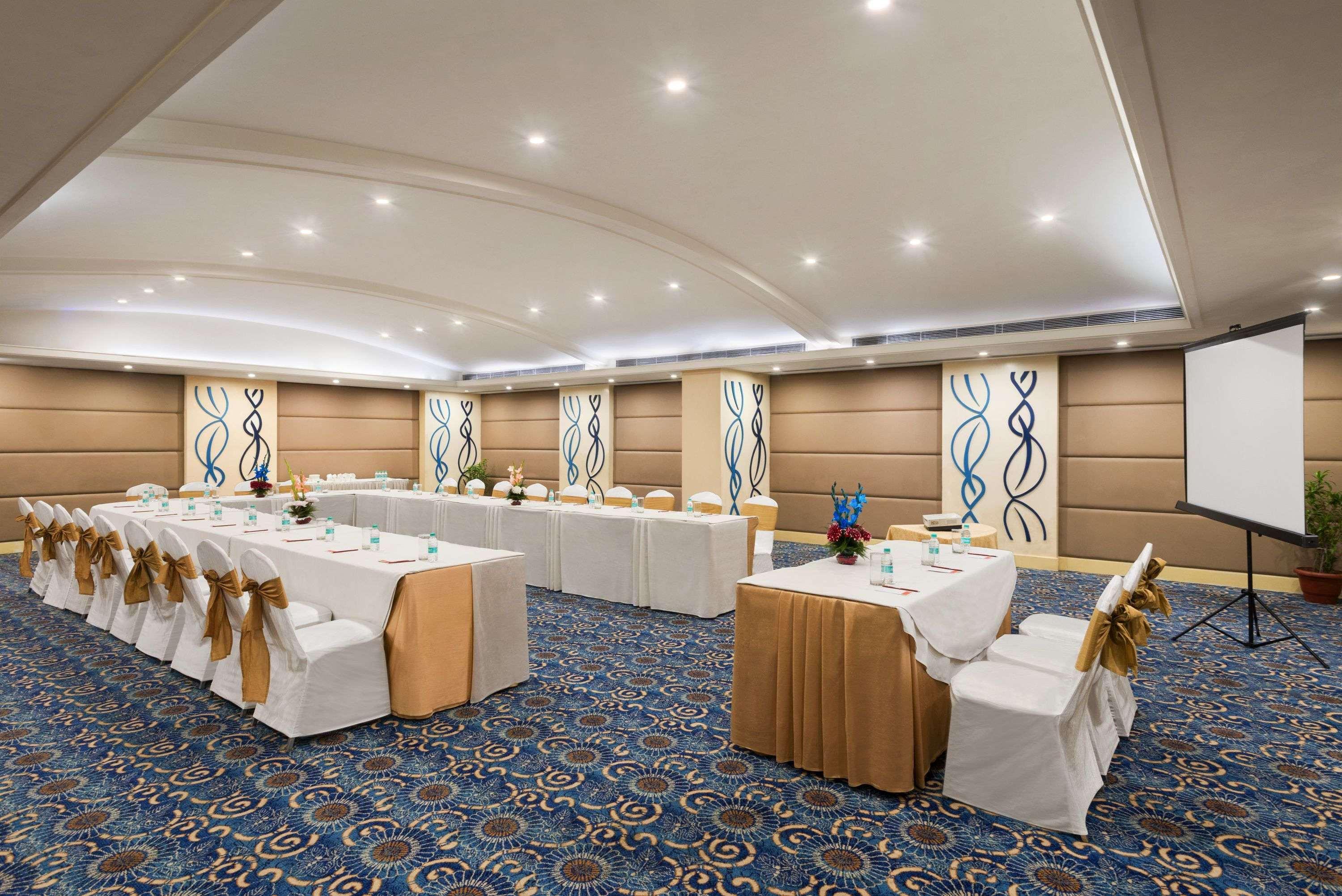 Ramada By Wyndham Jalandhar City Center Exterior photo