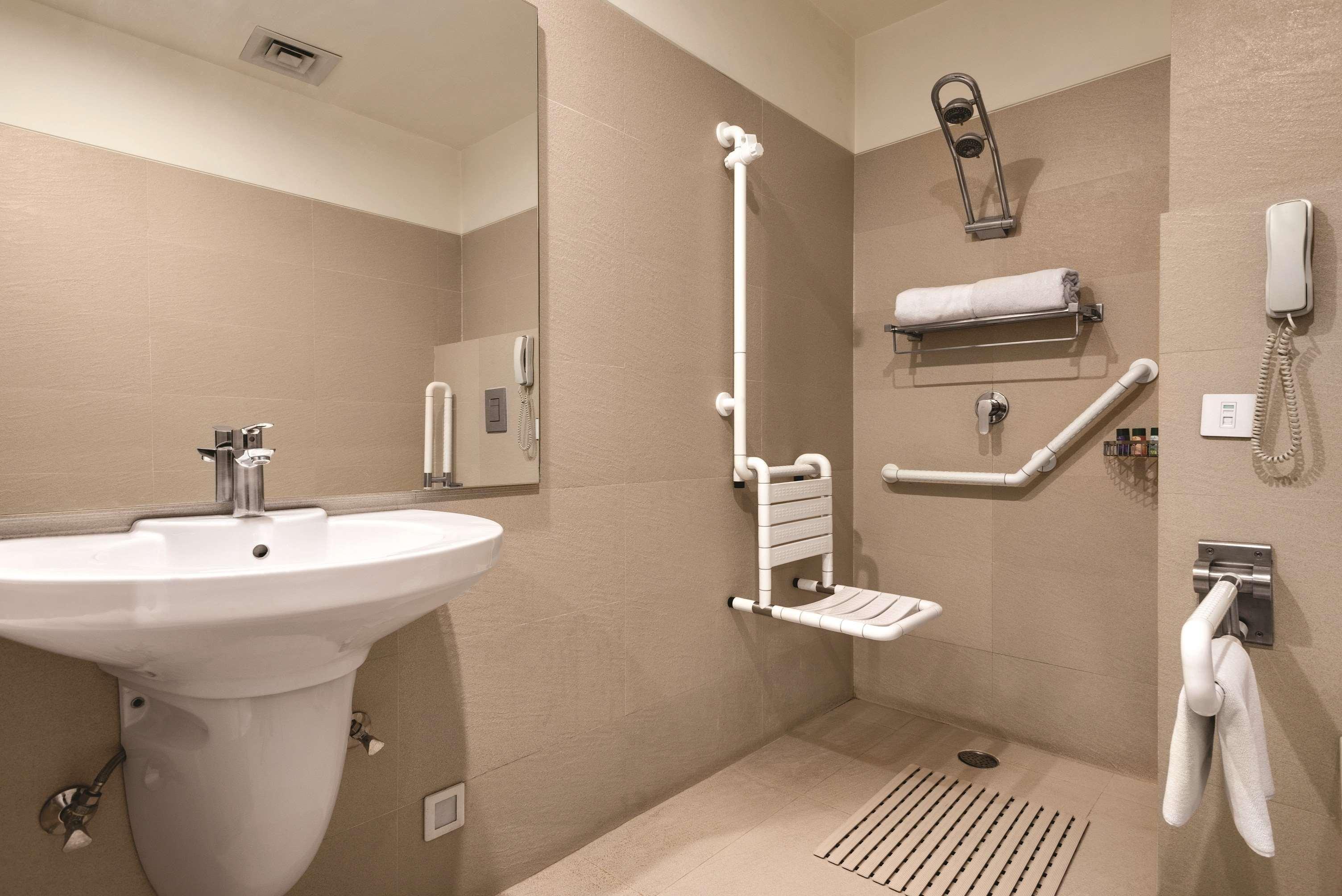 Ramada By Wyndham Jalandhar City Center Exterior photo