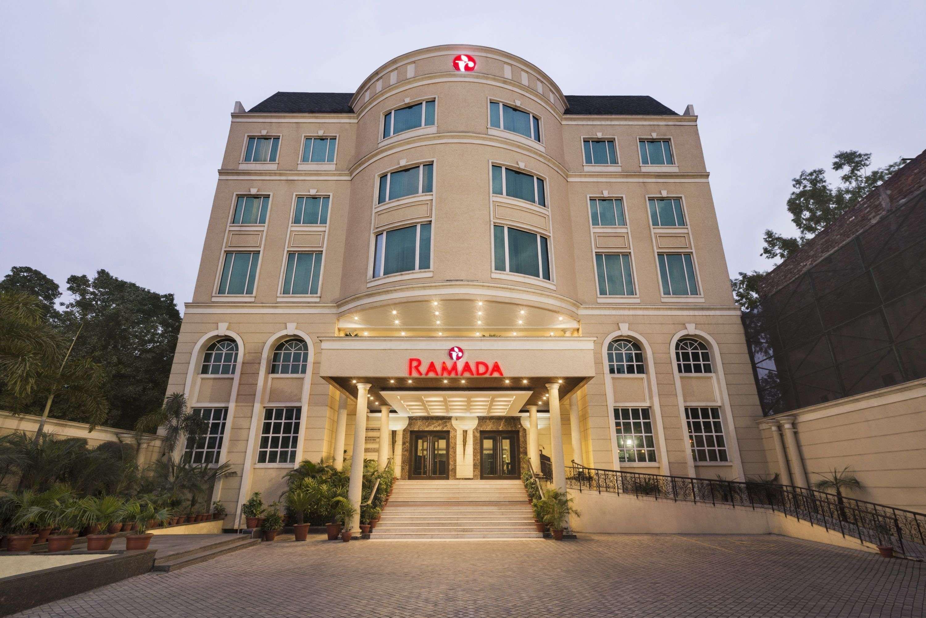 Ramada By Wyndham Jalandhar City Center Exterior photo