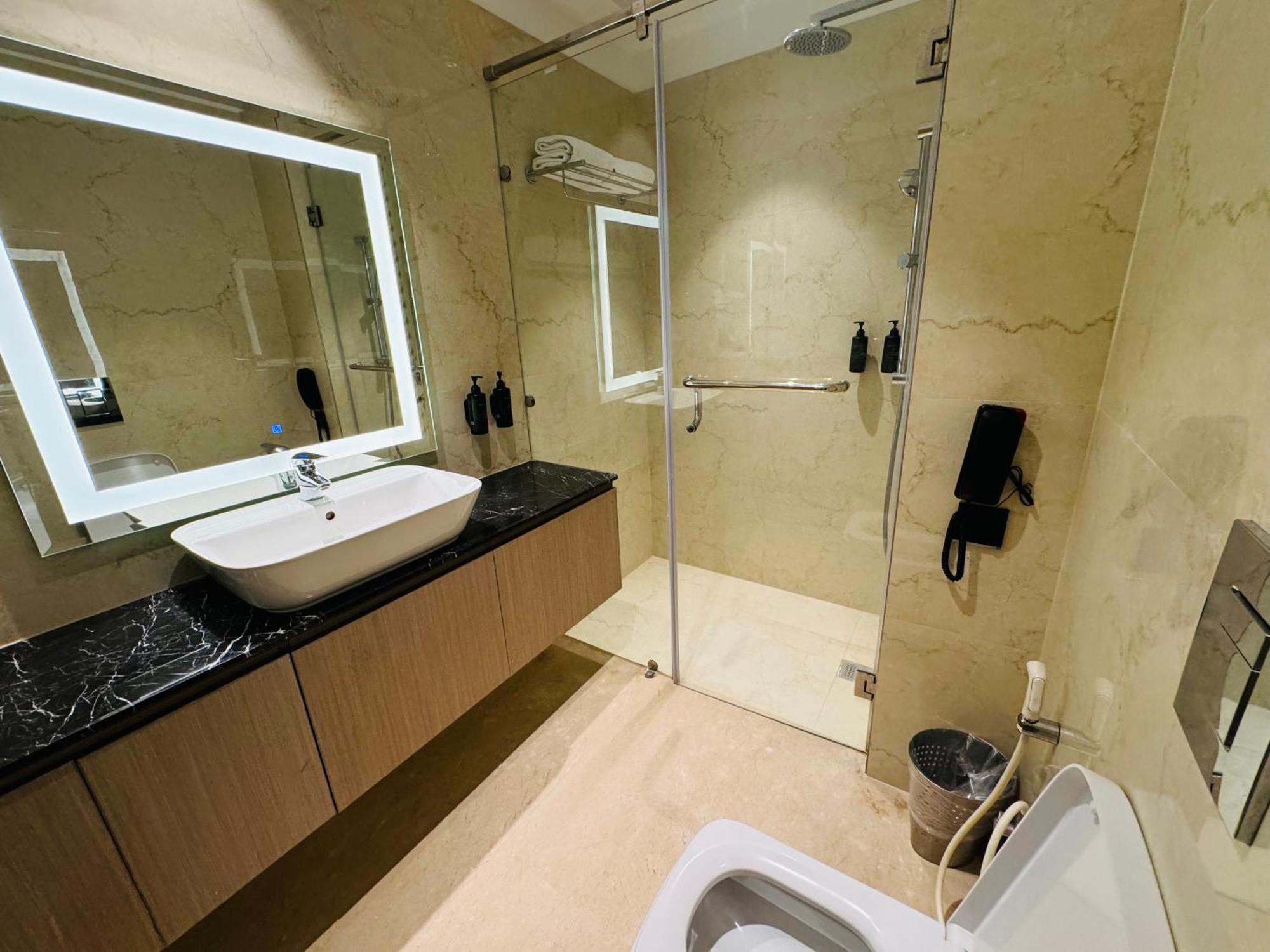 Ramada By Wyndham Jalandhar City Center Exterior photo