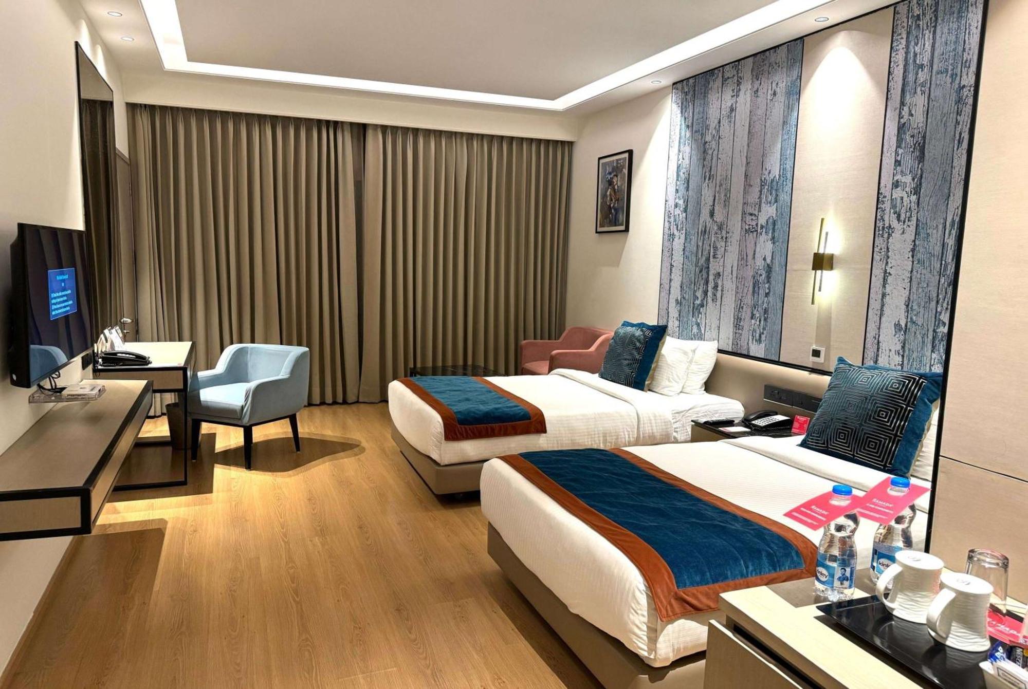 Ramada By Wyndham Jalandhar City Center Exterior photo