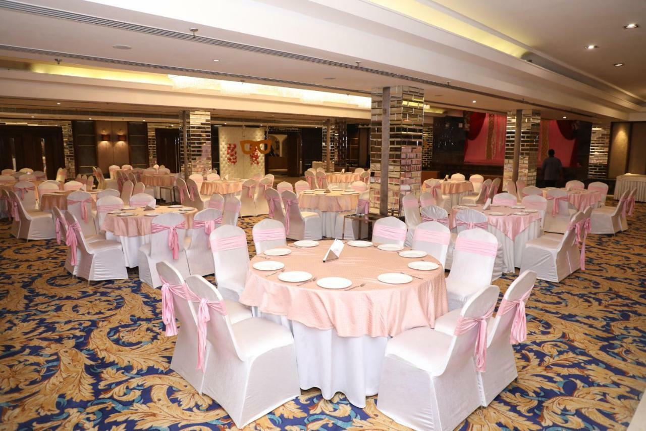 Ramada By Wyndham Jalandhar City Center Exterior photo